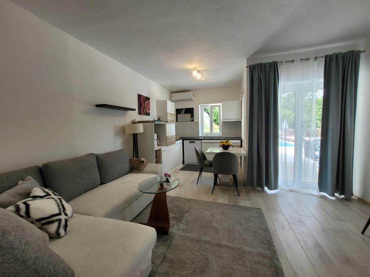 Ferienwohnung Mit Pool Kroatien Mit Meerblick Und Pool Lovran Exterior foto